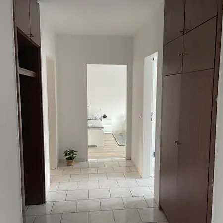 Naehe Universitaet Duisburg Und * Эссен